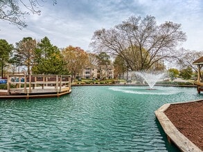 Compass at City Center in Newport News, VA - Foto de edificio - Building Photo