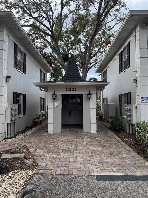 property at 5221 Bayshore Blvd