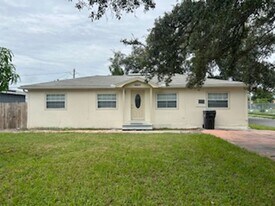 4501 53rd Ave N in St. Petersburg, FL - Building Photo