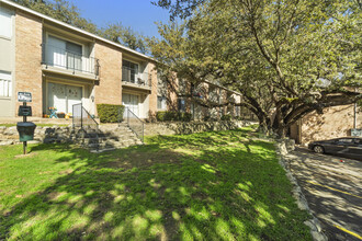 Treehouse in San Marcos, TX - Building Photo - Building Photo