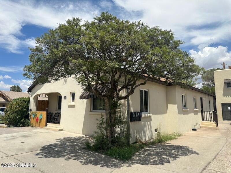 1018 Alameda Blvd in Las Cruces, NM - Building Photo