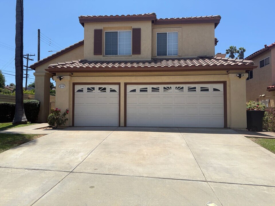 216 Richmond Park Pl in Chula Vista, CA - Building Photo