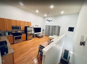 6000 S Congress Ave, Unit 125 in Austin, TX - Foto de edificio - Building Photo