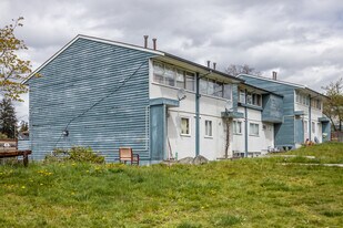 Chishem in North Vancouver, BC - Building Photo