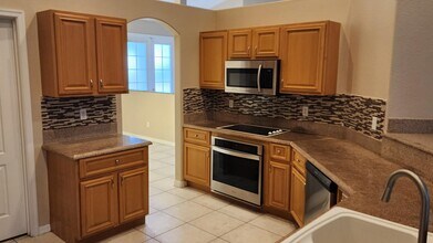 3998 SW Bamberg St in Port St. Lucie, FL - Building Photo - Building Photo