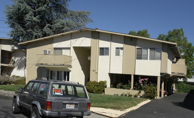 1521 Lacey Ct in Concord, CA - Foto de edificio - Building Photo