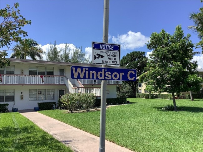 60 Windsor C in West Palm Beach, FL - Building Photo - Building Photo
