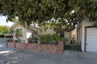 6231-6233 Greenleaf Ave in Whittier, CA - Foto de edificio - Building Photo