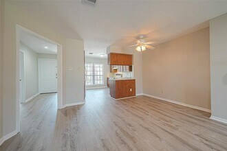 200 Panorama Dr in Conroe, TX - Building Photo - Building Photo