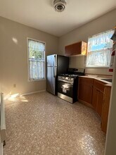 470 MALLORY Ave in Jersey City, NJ - Building Photo - Building Photo