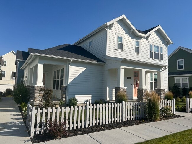 10682 S Kestrel Rise Rd in South Jordan, UT - Building Photo - Building Photo