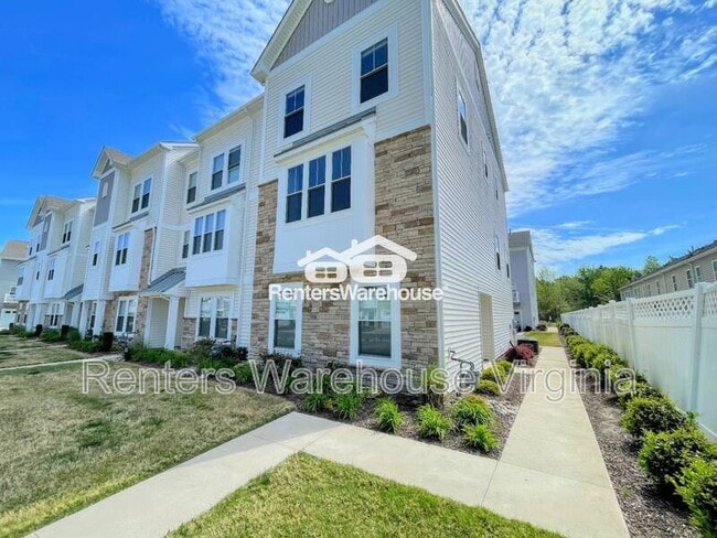 1005 Opal St in Suffolk, VA - Building Photo - Building Photo