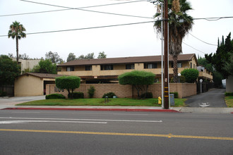 1106 E Washington Ave in Escondido, CA - Building Photo - Building Photo