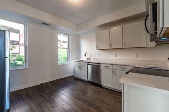 4415 Garwood Way in Pittsburgh, PA - Building Photo - Building Photo
