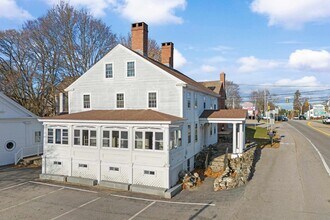 80 Lafayette Rd in Hampton Falls, NH - Building Photo - Building Photo