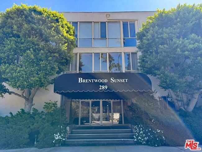 289 S Barrington Ave in Los Angeles, CA - Building Photo - Building Photo