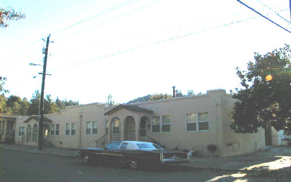 800 Richardson St in Martinez, CA - Foto de edificio - Building Photo