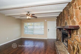 3655 Searobin Dr SE in St. Petersburg, FL - Building Photo - Building Photo