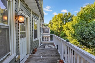 299 Alewife Brook Pky, Unit 1 in Somerville, MA - Foto de edificio - Building Photo