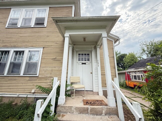 811 2nd St in Jackson, MI - Building Photo - Building Photo