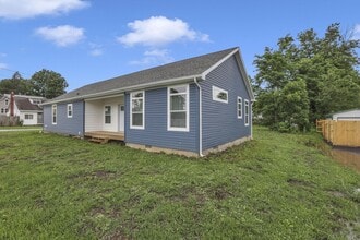 216 Wood St in Buckeye Lake, OH - Building Photo - Building Photo
