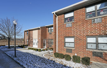 Halandia Shores in Baldwin, NY - Building Photo - Building Photo