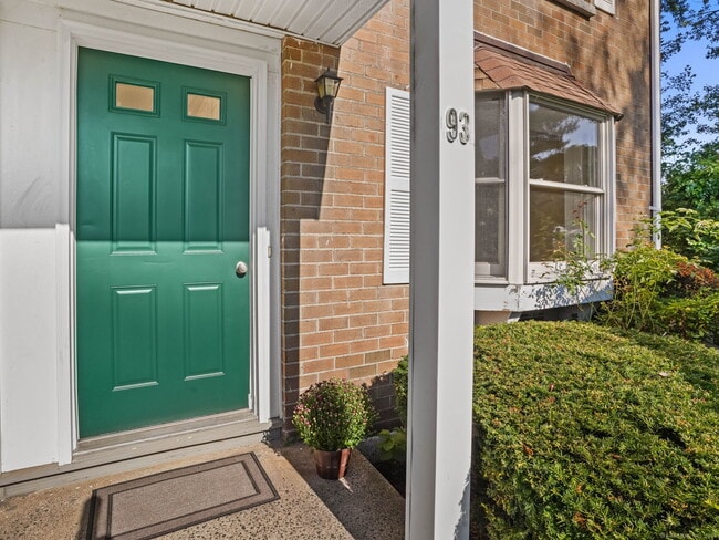 240 Sunnyridge Ave