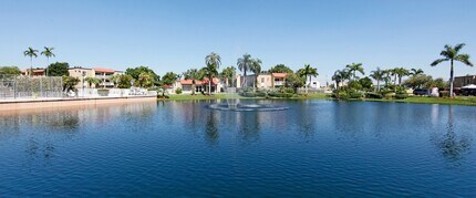 5241 Geneva Ct in Doral, FL - Building Photo - Building Photo