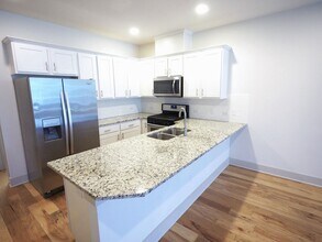 2101 Town Centre Dr in Round Rock, TX - Building Photo - Building Photo