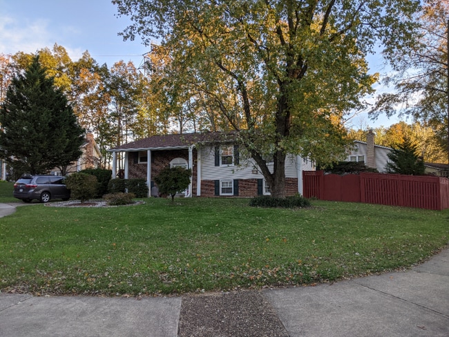 2504 Bristol Cir in Woodbridge, VA - Building Photo - Building Photo