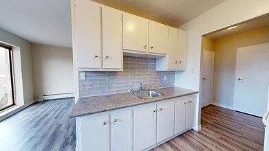 Stylewood Court in Burlington, ON - Building Photo - Building Photo