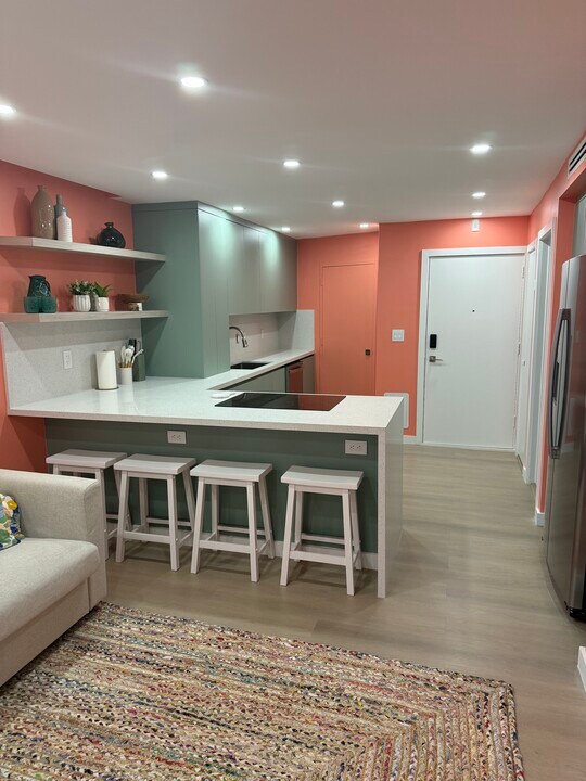 2899 Collins Ave, Unit 416 in Miami, FL - Building Photo