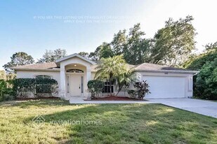 6915 Glacier Ave in North Port, FL - Building Photo