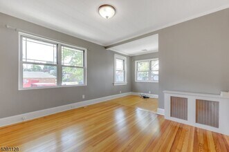 13-35 4th St in Fair Lawn, NJ - Building Photo - Building Photo