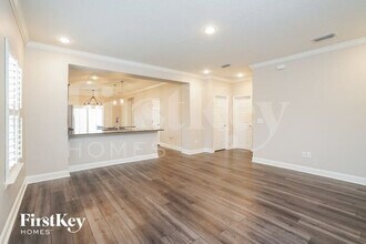 725 Chandler Dr in Saint Johns, FL - Foto de edificio - Building Photo