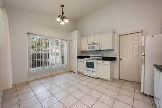 39900 Bayview Dr in Lady Lake, FL - Building Photo - Building Photo