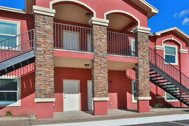 Amber Sky Estates in El Paso, TX - Foto de edificio - Building Photo