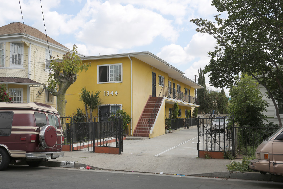 1344 Valencia St in Los Angeles, CA - Building Photo