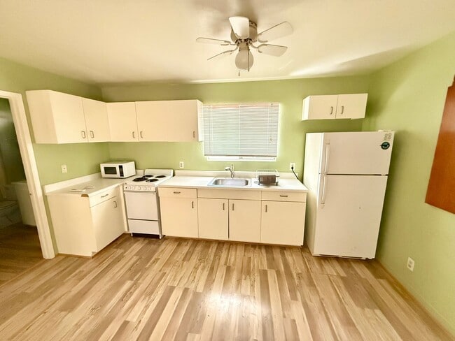 24 Hakoi Pl in Kihei, HI - Foto de edificio - Building Photo