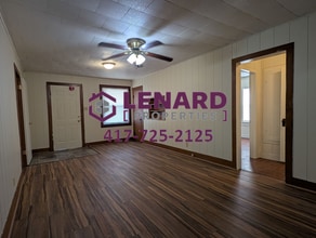 1205 S Lillian Ave in Bolivar, MO - Building Photo - Building Photo