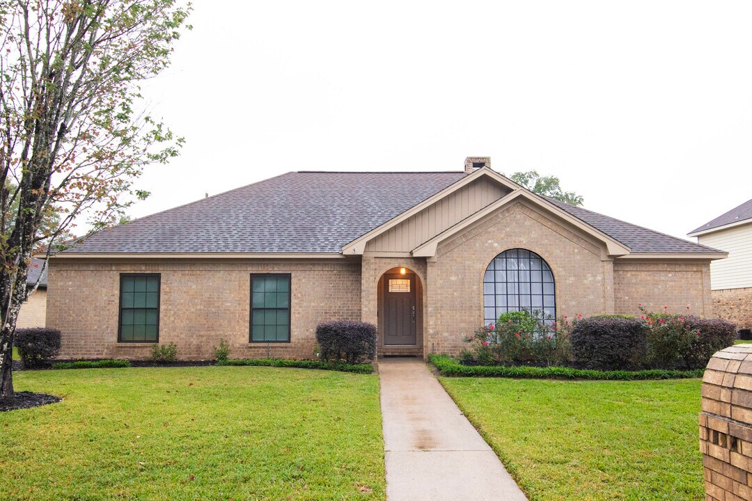4755 Monticello Dr in Beaumont, TX - Building Photo