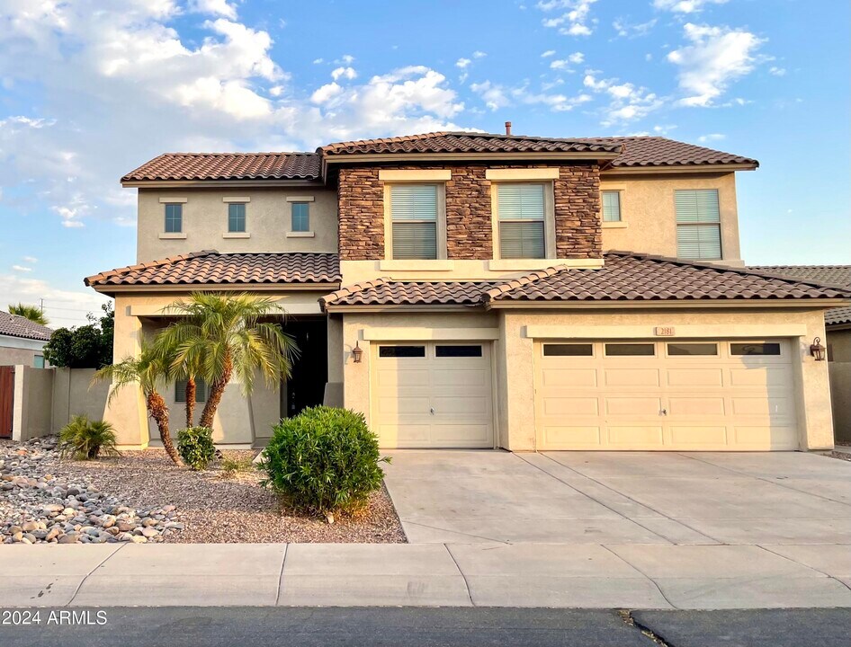 2181 E Iris Dr in Chandler, AZ - Building Photo