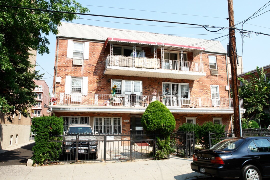 14347-14349 38th Ave in Flushing, NY - Building Photo
