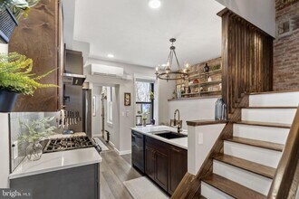 526 E Thompson St in Philadelphia, PA - Building Photo - Building Photo