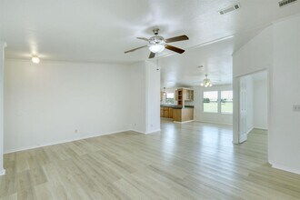132 Co Rd 247 in Georgetown, TX - Building Photo - Building Photo