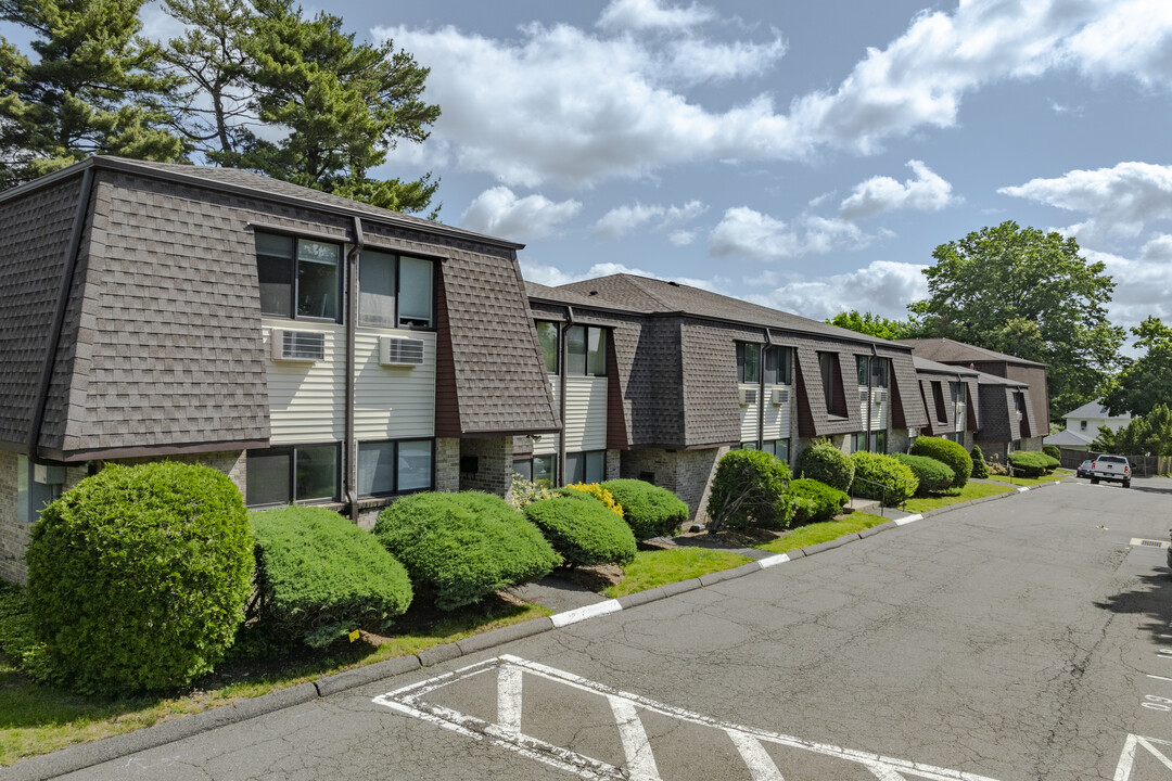 The Manor Condominium in Stamford, CT - Building Photo