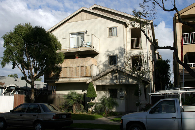 1144 Junipero Ave in Long Beach, CA - Building Photo - Building Photo