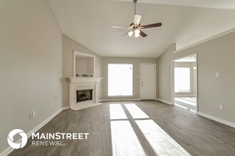 9040 Triple Crown Loop W in Southaven, MS - Building Photo - Building Photo