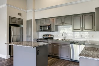 Ellwood at Lake Travis in Austin, TX - Building Photo - Building Photo