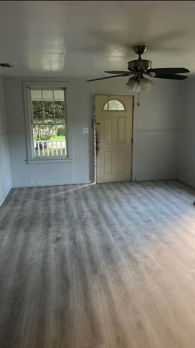 2372 Columbus Ave in Mobile, AL - Building Photo - Building Photo